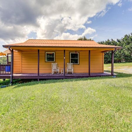 Blue Ridge Mountain Cabin With Views And Hot Tub Sparta Экстерьер фото