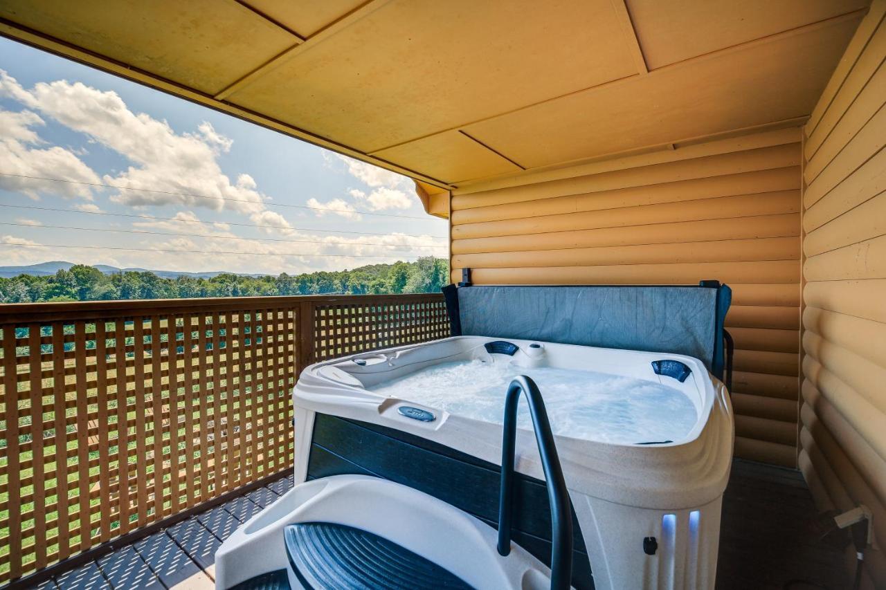 Blue Ridge Mountain Cabin With Views And Hot Tub Sparta Экстерьер фото