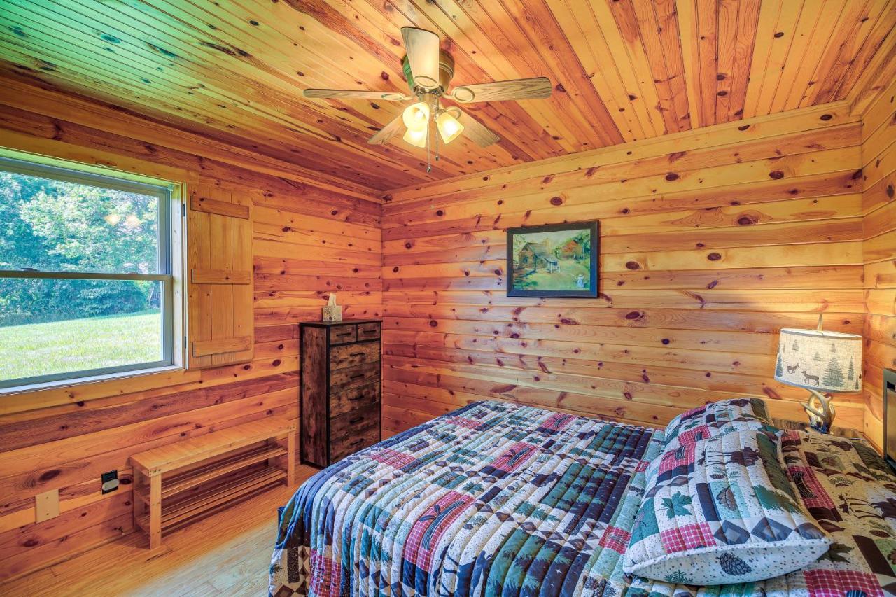 Blue Ridge Mountain Cabin With Views And Hot Tub Sparta Экстерьер фото