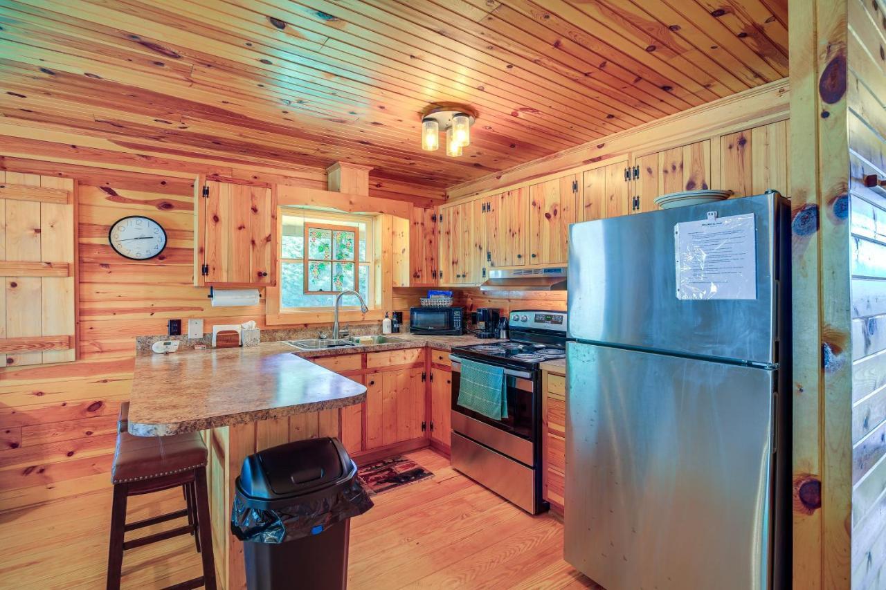 Вилла Blue Ridge Mountain Cabin With Views And Hot Tub Sparta Экстерьер фото