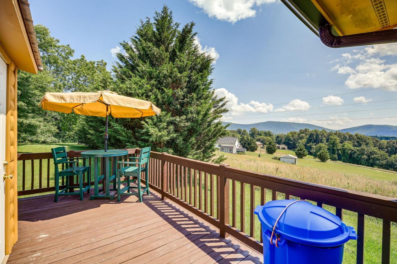 Blue Ridge Mountain Cabin With Views And Hot Tub Sparta Экстерьер фото