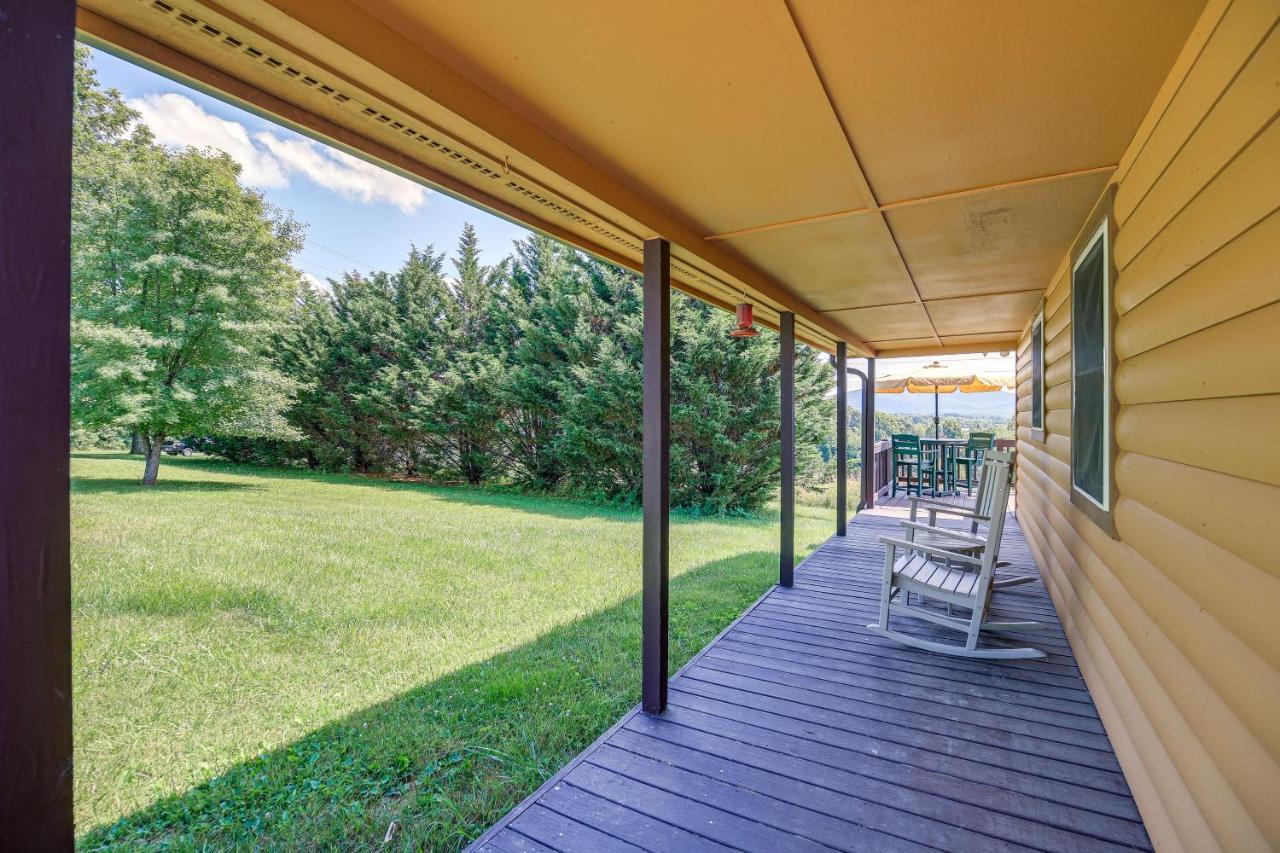 Blue Ridge Mountain Cabin With Views And Hot Tub Sparta Экстерьер фото